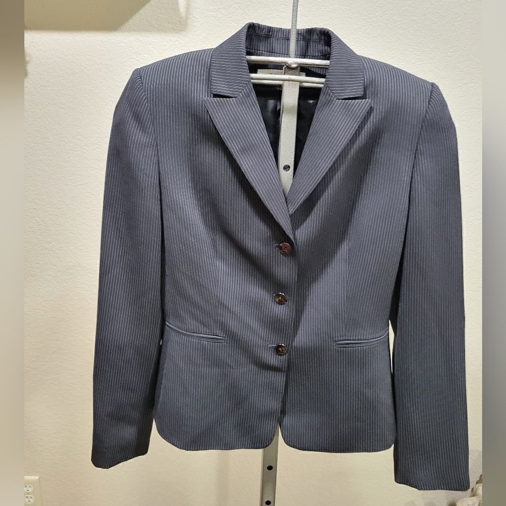 Tahari blazer 